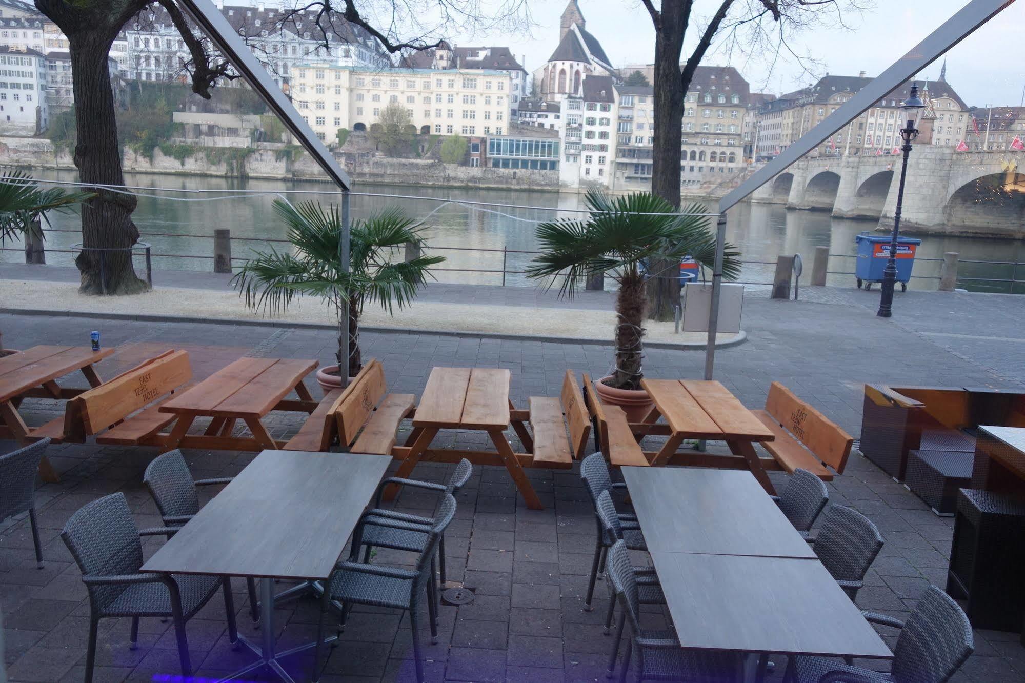 East-west Riverside Hotel 3*