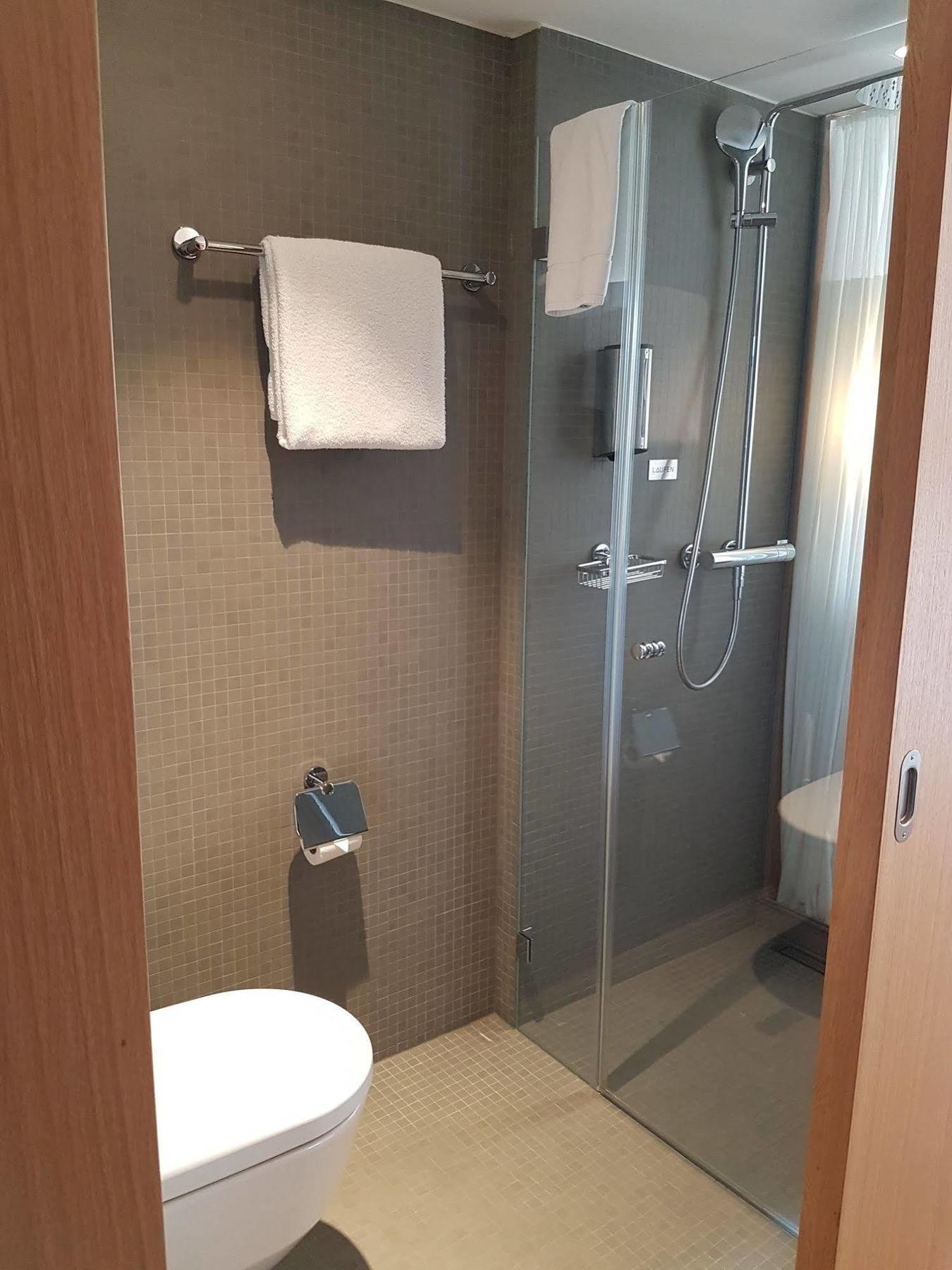 East-west Riverside 3*